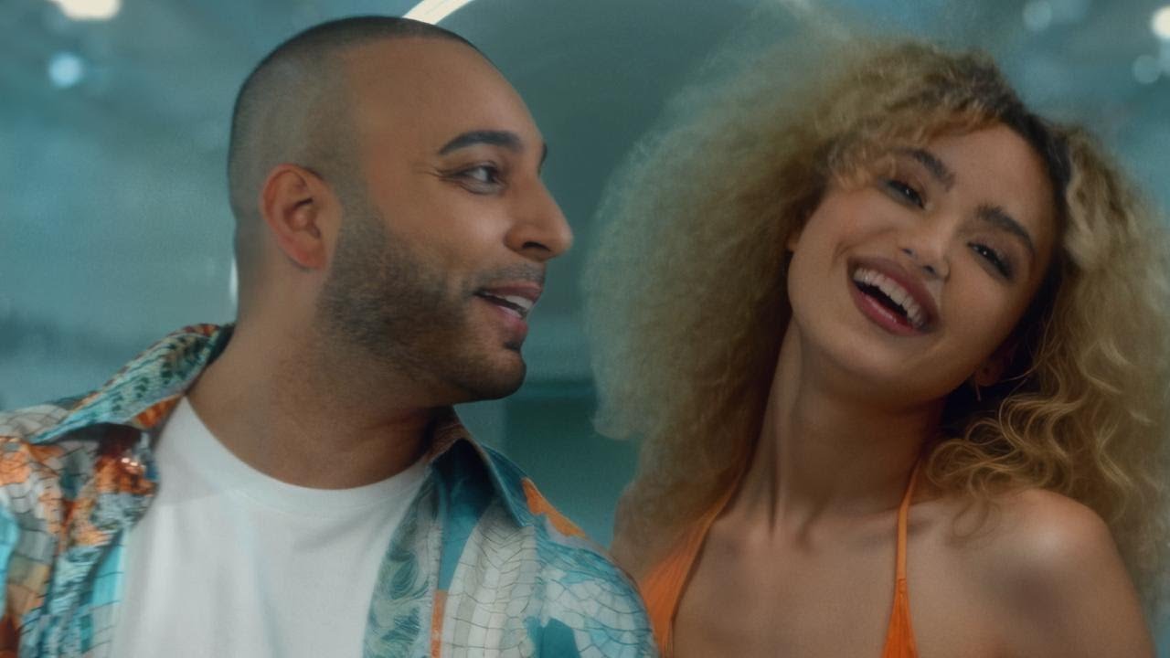  موزیک ویدئو ایرانی آرش - بلرزون