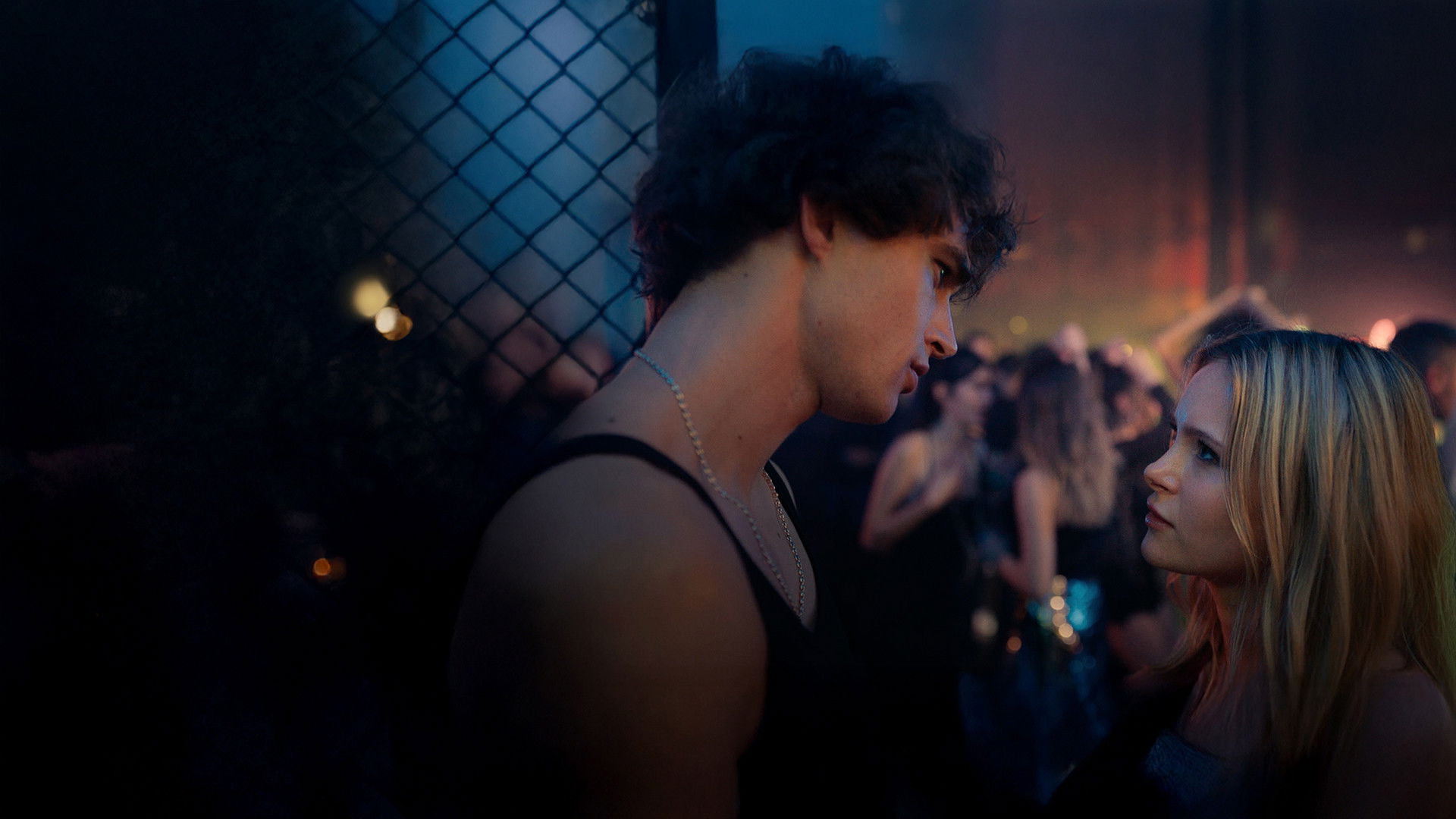 عاشقم باش عاشقم باش / Love Me Love Me