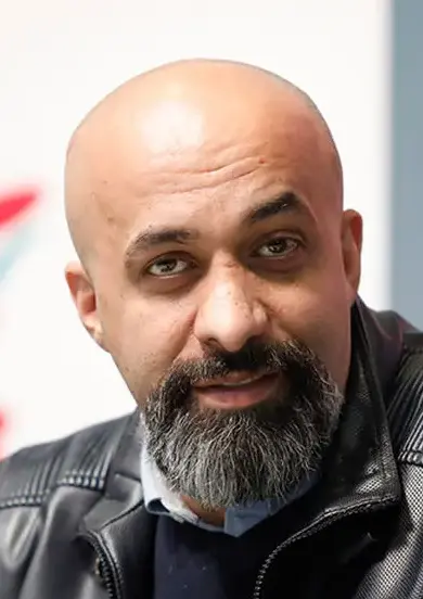 پیام احمدی نیا